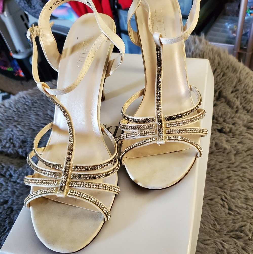 Elegant Gold Strappy Sandals